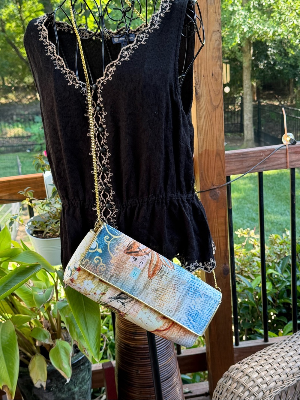 Artistic Multi-Color Crossbody Bag with Chain Strap